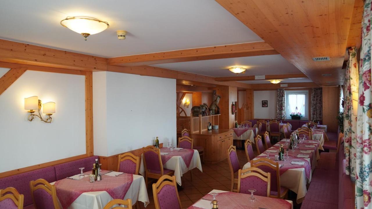 Hotel Alpenrose Passo Rolle Eksteriør billede